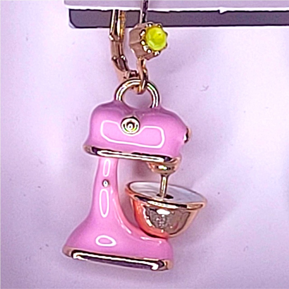 New Betsey Johnson Bunny Cupcake Mismatch Drop Earrings - Picture 8 of 12